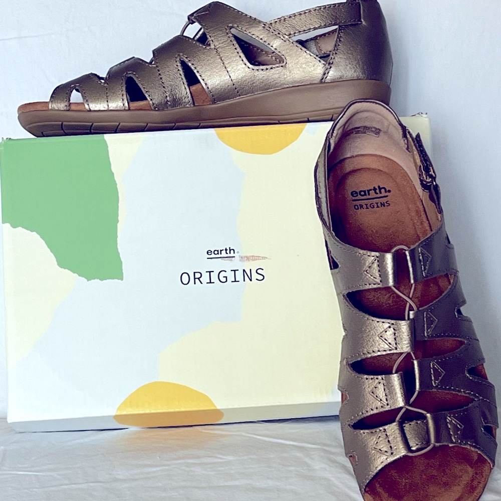 Earth Origins “Bea” size 9, Platinum.